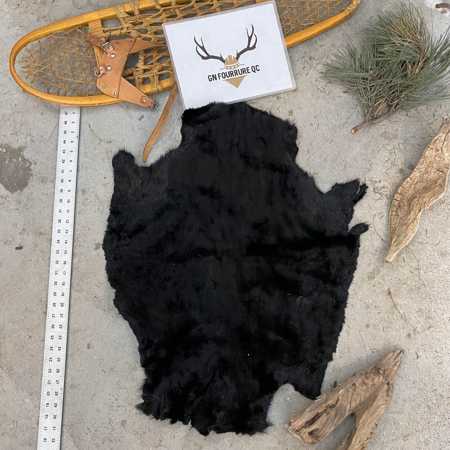 Peaux de castor teintées en noir