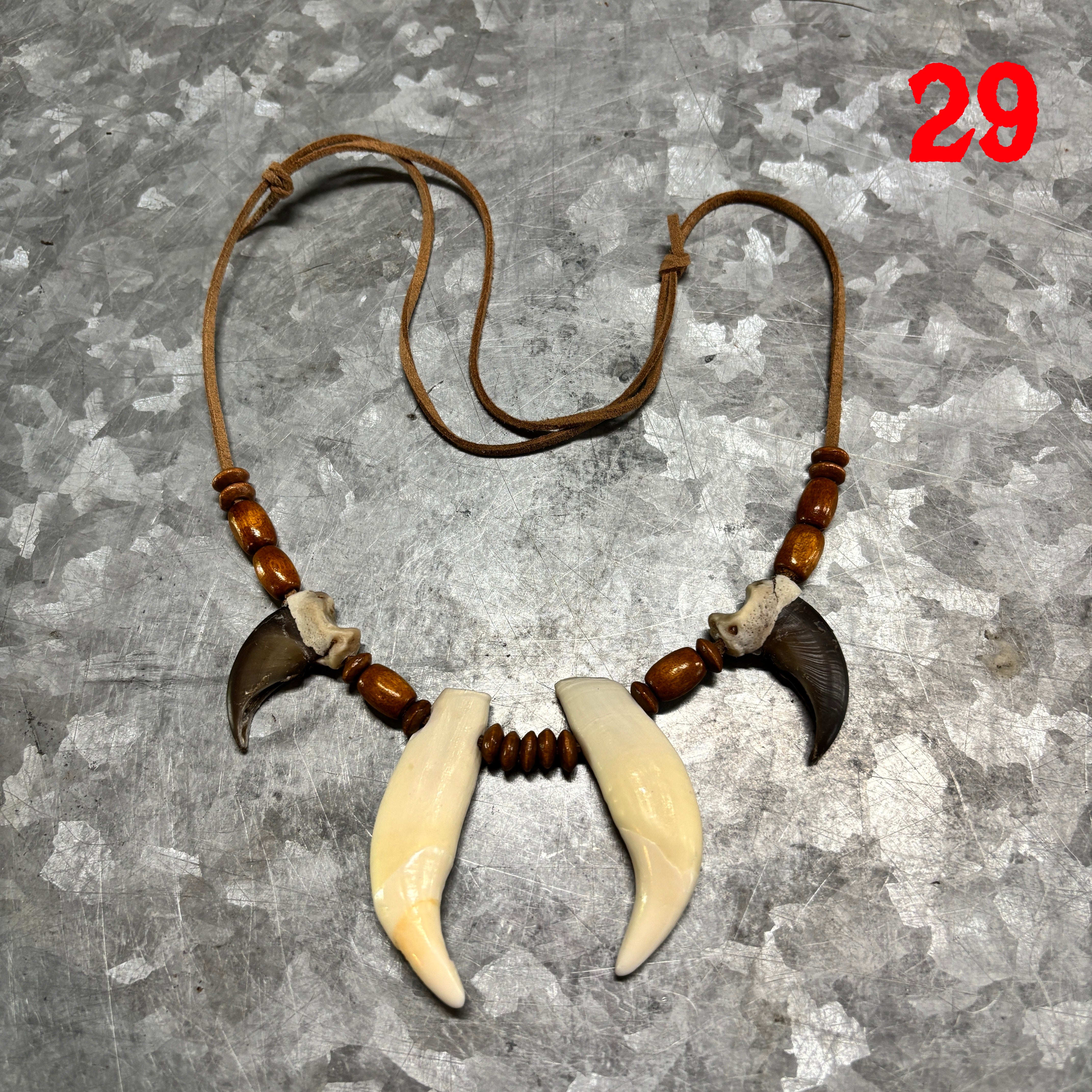 Chieftain Bear Tooth Necklace – Medieval Fur